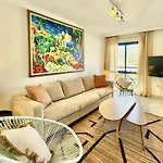 Апартаменты Seaside Oasis With Mountain Views - Eaw Homes