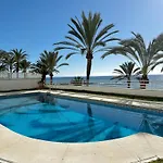 Апартаменты Seaside Oasis With Mountain Views - Eaw Homes