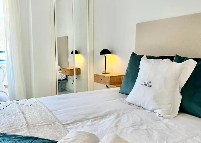 Seaside Oasis With Mountain Views - Eaw Homes 아파트 *
