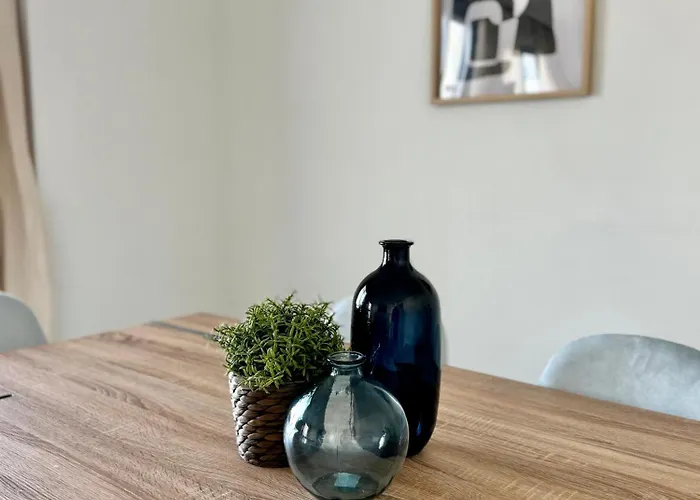 Seaside Oasis With Mountain Views - Eaw Homes 아파트 마르베야