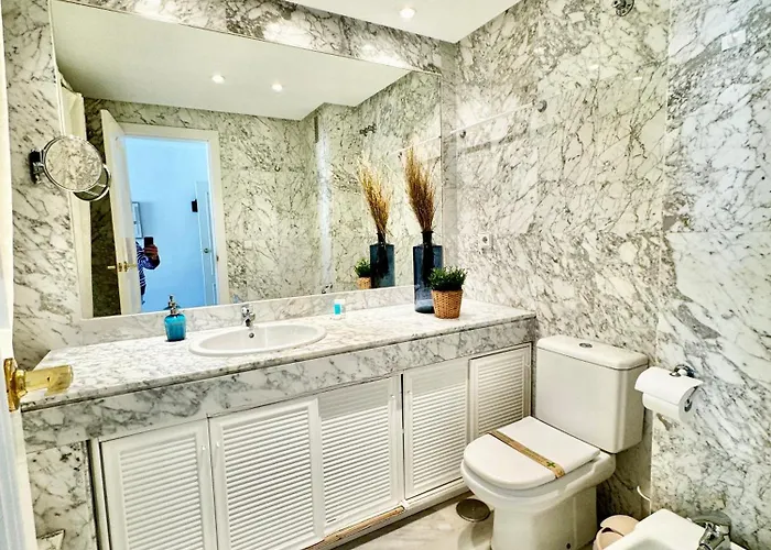 Seaside Oasis With Mountain Views - Eaw Homes マルベーリャ