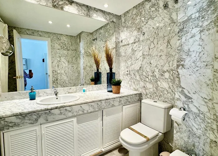 Seaside Oasis With Mountain Views - Eaw Homes Apartmán *